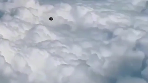 Pilotos de un avión graban a un supuesto ovni en Colombia