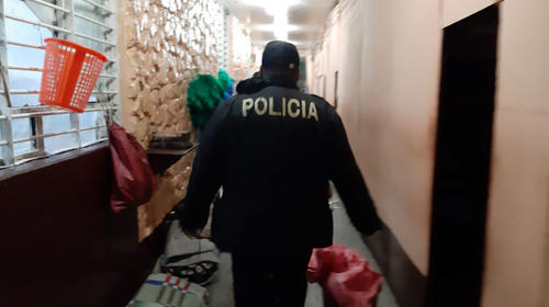 La fiesta con alcohol que los reos preparaban en una cárcel