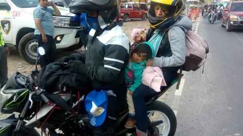 Detienen a motociclistas por sobrecarga en Caravana del Zorro