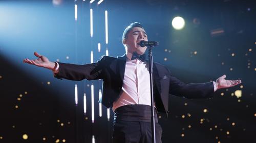 Dennis Arana se vuelve a meter en problemas al romper las reglas