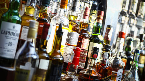 La historia de licor de Jimmy Morales que "nadie se quiere beber"