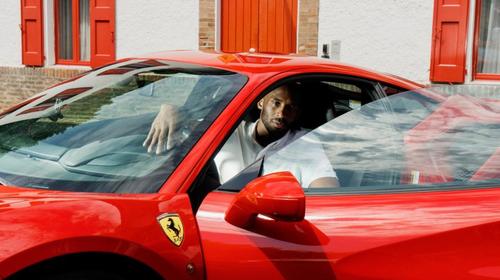 La colecci&oacute;n de autos lujosos en el "garage" de Kobe Bryant