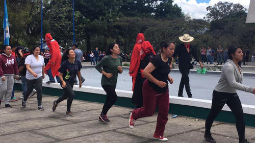 Bautizo Usac: identifican a jóvenes que intoxicaron a dos mujeres