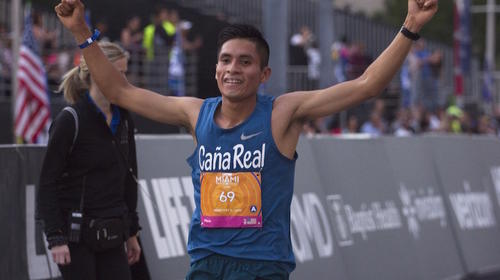 "Corrí contra el viento", Mario Pacay sube al podio en Miami