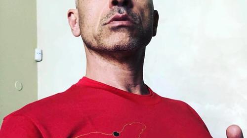 Eros Ramazzoti es fuertemente criticado por golpear a una fan