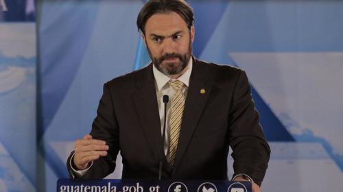 Exministro Acisclo Valladares estaría en Colombia 