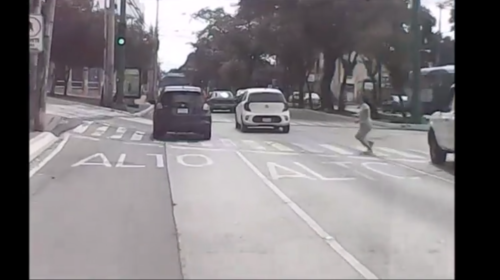 Denuncian a mujer que intenta provocar accidentes en zonas 4 y 9