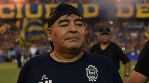 &iquest;Drogas o medicina? Maradona protagoniza pol&eacute;mico video