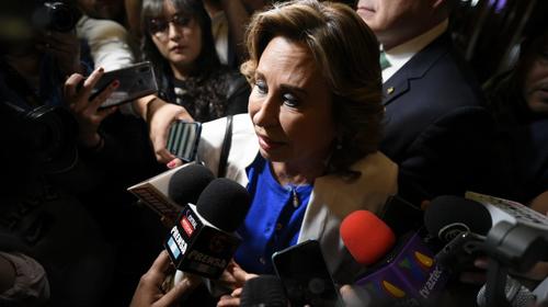 Así llegó Sandra Torres a la reunión con "sus diputados"