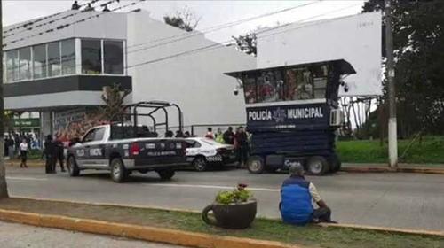 Con r&aacute;fagas de tiros asesinan a cuatro polic&iacute;as y causan terror