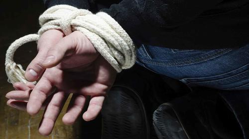 Fingió su propio secuestro y exigía dinero a su propia familia