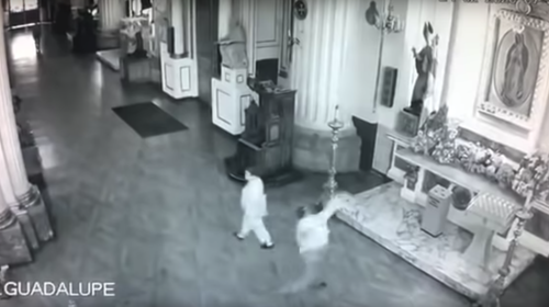 Lanza piedras a la Virgen de Guadalupe por no cumplirle milagro