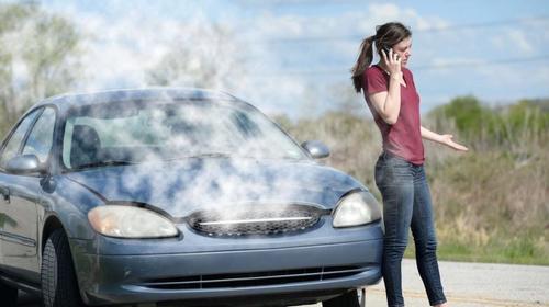 &iquest;Sabes qu&eacute; hacer si tu carro se sobrecalienta?