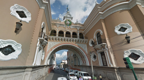 Manejaba ebrio y dejó su moto en zona 1 para quedarse dormido