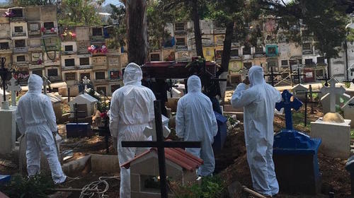Podrían hacer fosa común si colapsa cementerio de Mixco