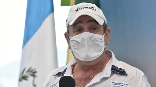 Giammattei evita involucrarse en conflicto entre la CC y Congreso