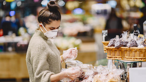 Científicos piden reconocer transmisión aérea del coronavirus