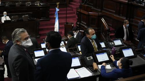 Congreso confirma que tres diputados dieron positivo a Covid-19