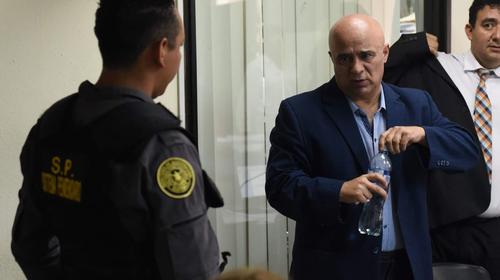 Exministro de Salud padece problemas para respirar por Covid-19