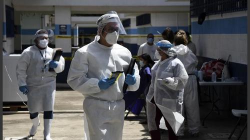 Presentan iniciativa para crear un seguro de vida para médicos