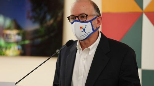 Así responde Asturias los cuestionamientos sobre su salario