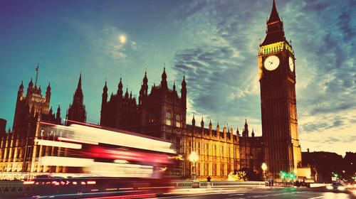 Inglaterra espera un retorno a la normalidad para Navidad