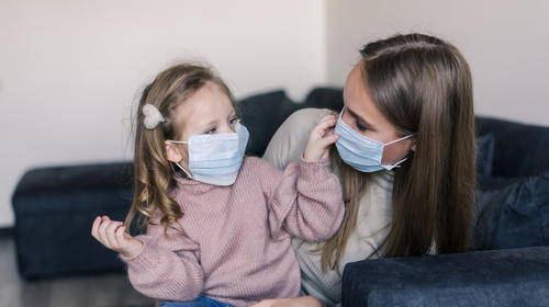 Italia: Niña prisionera del Covid da positivo tras cuatro meses