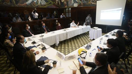 Viceministro dice que es imposible hacer pruebas a todo el país