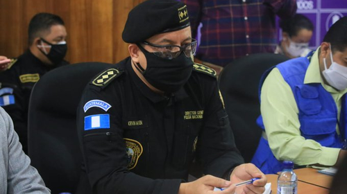 Diputados denuncian a director de PNC por contratar a su hermano