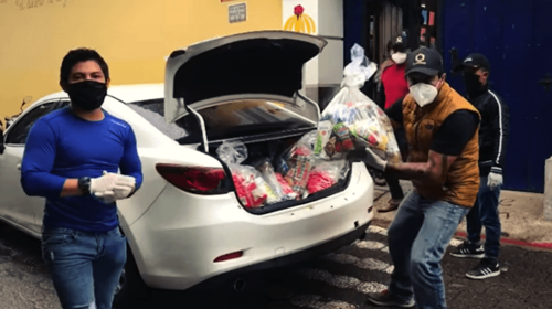 Jorge Vega dona víveres para el "El Patojismo"