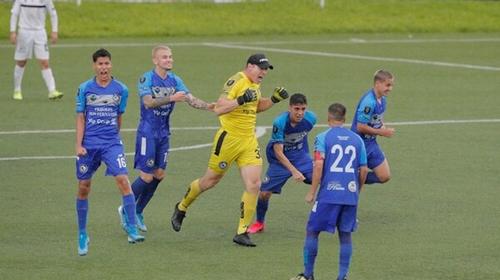 Portero anotó un golazo de tiro libre y atajó un penalti 