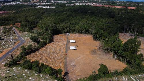 Talan bosque tropical en ciudad brasile&ntilde;a para hacer cementerio