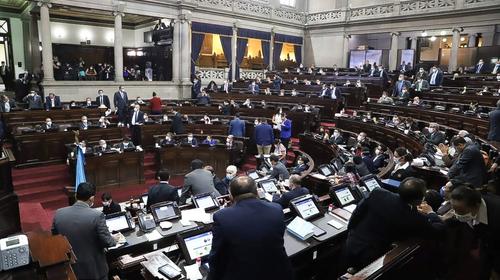 Covid-19: Cuatro trabajadores del Congreso dan positivo