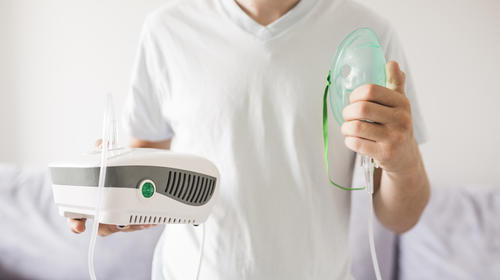 Expertos no aconsejan hacer nebulizaciones a pacientes con Covid