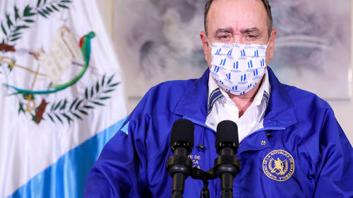 Alejandro Giammattei se ha realizado seis hisopados de Covid-19