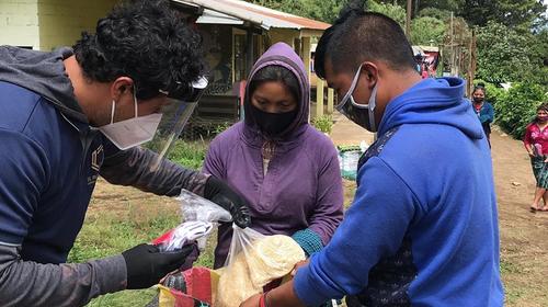 El Patojismo apoya a comunidad "Mano de Le&oacute;n" con alimentos 