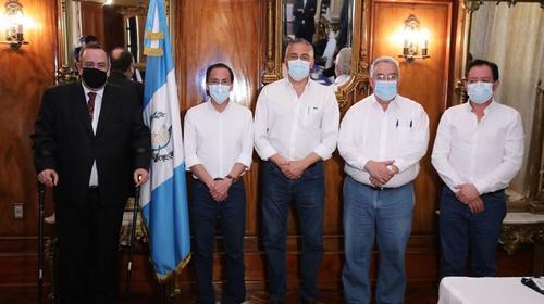 El mensaje de despedida de Giammattei al exministro de Salud