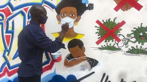Kinshasa: Artistas pintan muros contra negacionistas del Covid-19