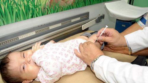 El Presidente reconoció que dejaron de vacunar por el Covid-19