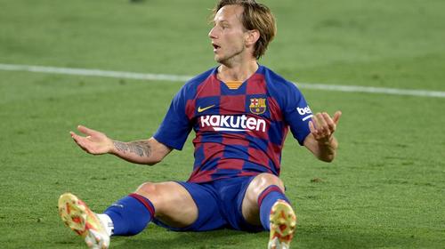 Rakitic guía al Barcelona en su regreso al triunfo en La Liga
