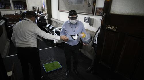 Sindicalistas aseguran que hay más casos de Covid en el Congreso