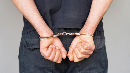 5 capturados a punto de enfrentarse a balazos en fiesta ilegal