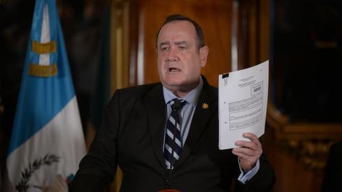 Giammattei "aclara" sobre trabajo infantil en documental de caf&eacute; 