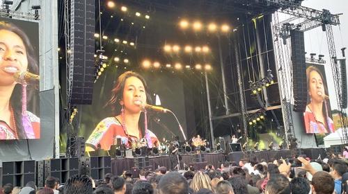 Sara Curruchich brilla en el Zócalo de México con su gran talento