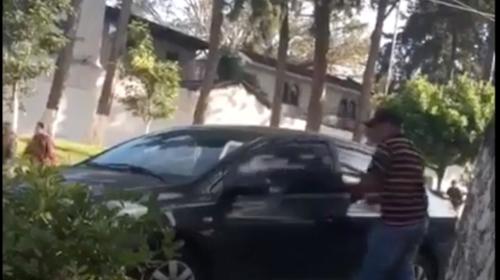 Capturan a hombre por el robo de al menos 22 carros en la USAC 