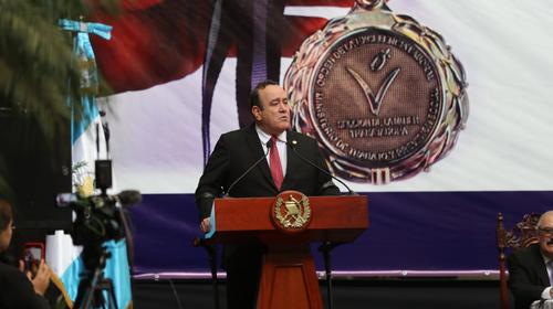 Giammattei insiste en Ley de ONG y presentará nueva iniciativa