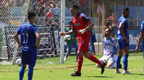 Rocca sonríe con un doblete y Municipal golea a Cobán Imperial