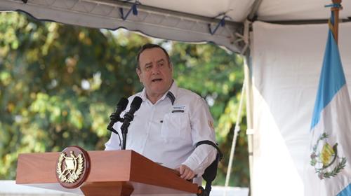 Giammattei prohíbe todo evento masivo en Guatemala por Covid-19