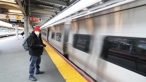 ¿Cuánta gente se busca proteger con aislamiento por coronavirus?