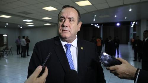 Giammattei declara toque de queda 